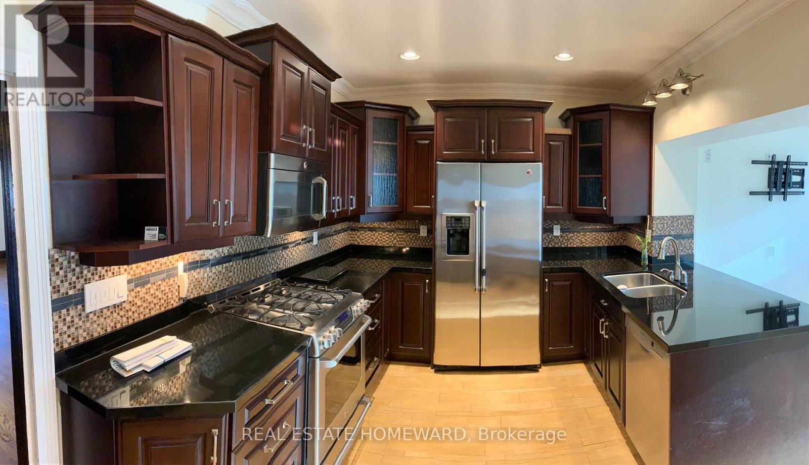 46 Kent Road, Toronto, Ontario  M4L 2X5 - Photo 8 - E12765904