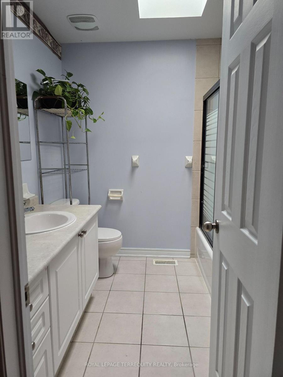 144 Maybourne Avenue, Toronto, Ontario  M1L 2W6 - Photo 18 - E12765908