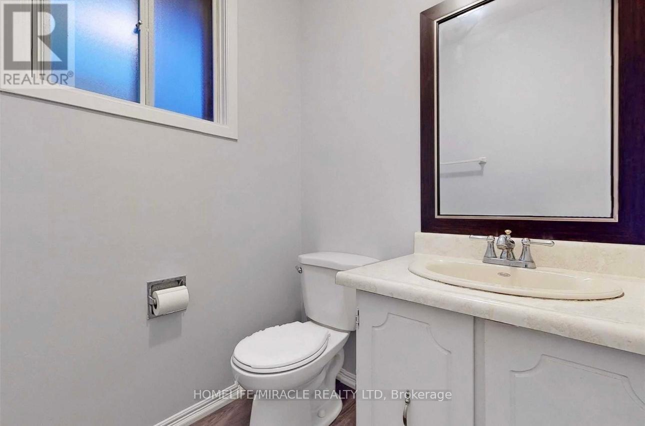 22 Renfield Crescent, Whitby, Ontario  L1P 1B4 - Photo 12 - E12765974