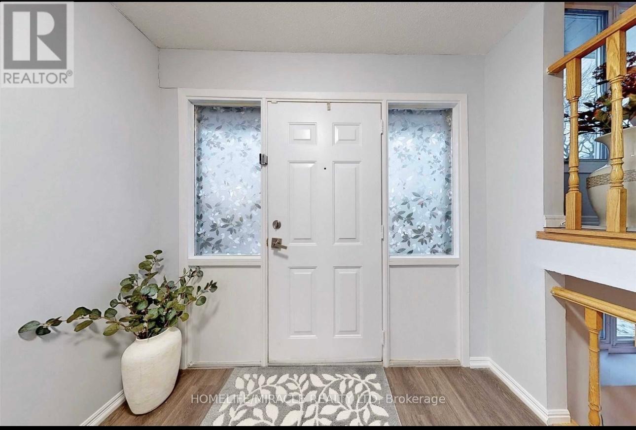 22 Renfield Crescent, Whitby, Ontario  L1P 1B4 - Photo 2 - E12765974