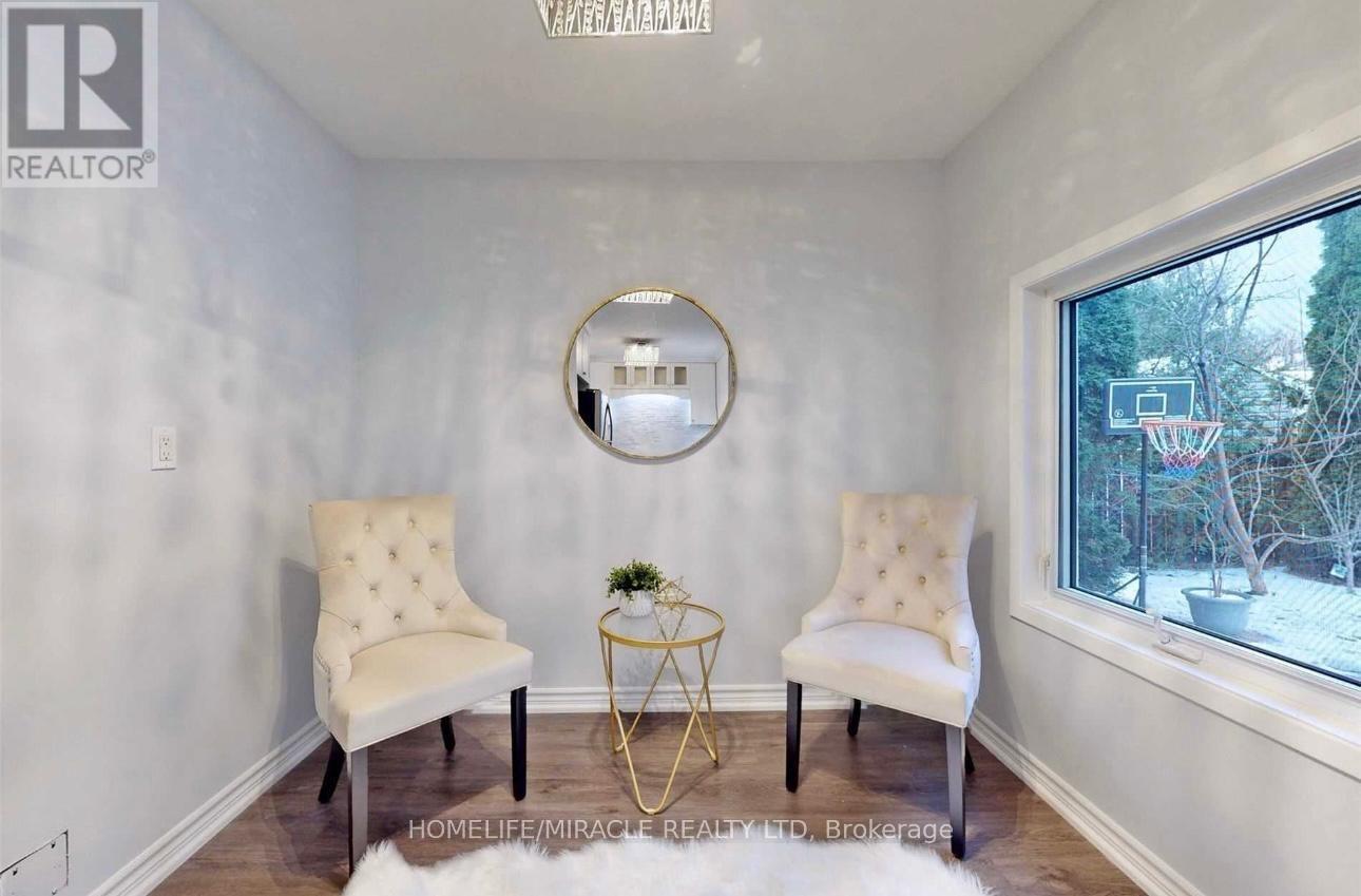 22 Renfield Crescent, Whitby, Ontario  L1P 1B4 - Photo 5 - E12765974