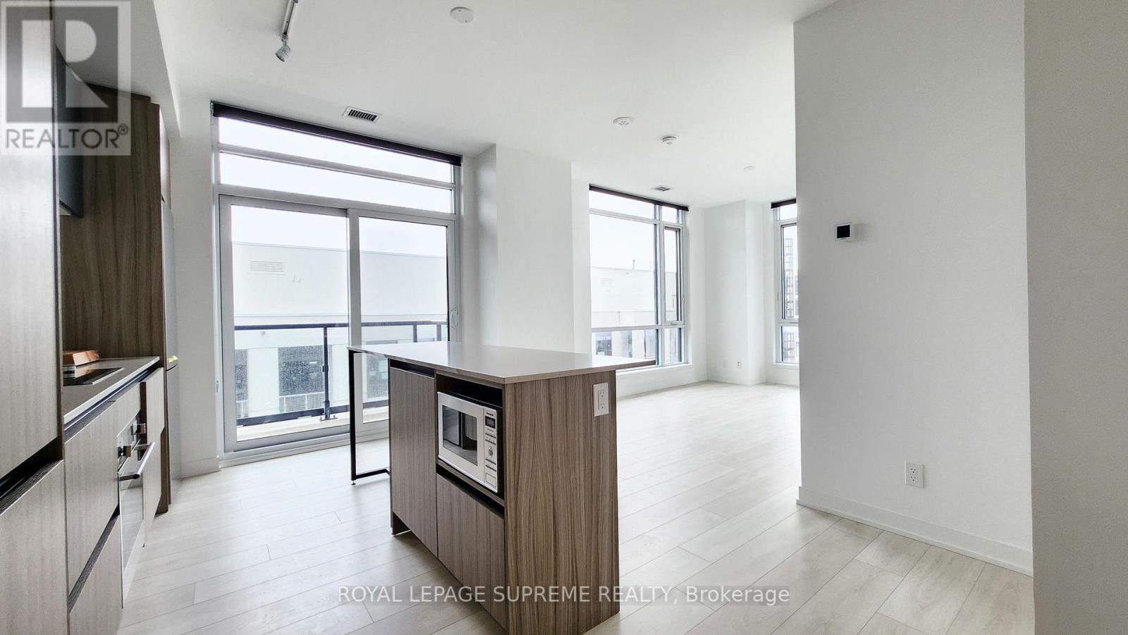 719 - 7950 Bathurst Street, Vaughan, Ontario  L4J 0L4 - Photo 2 - N12765882