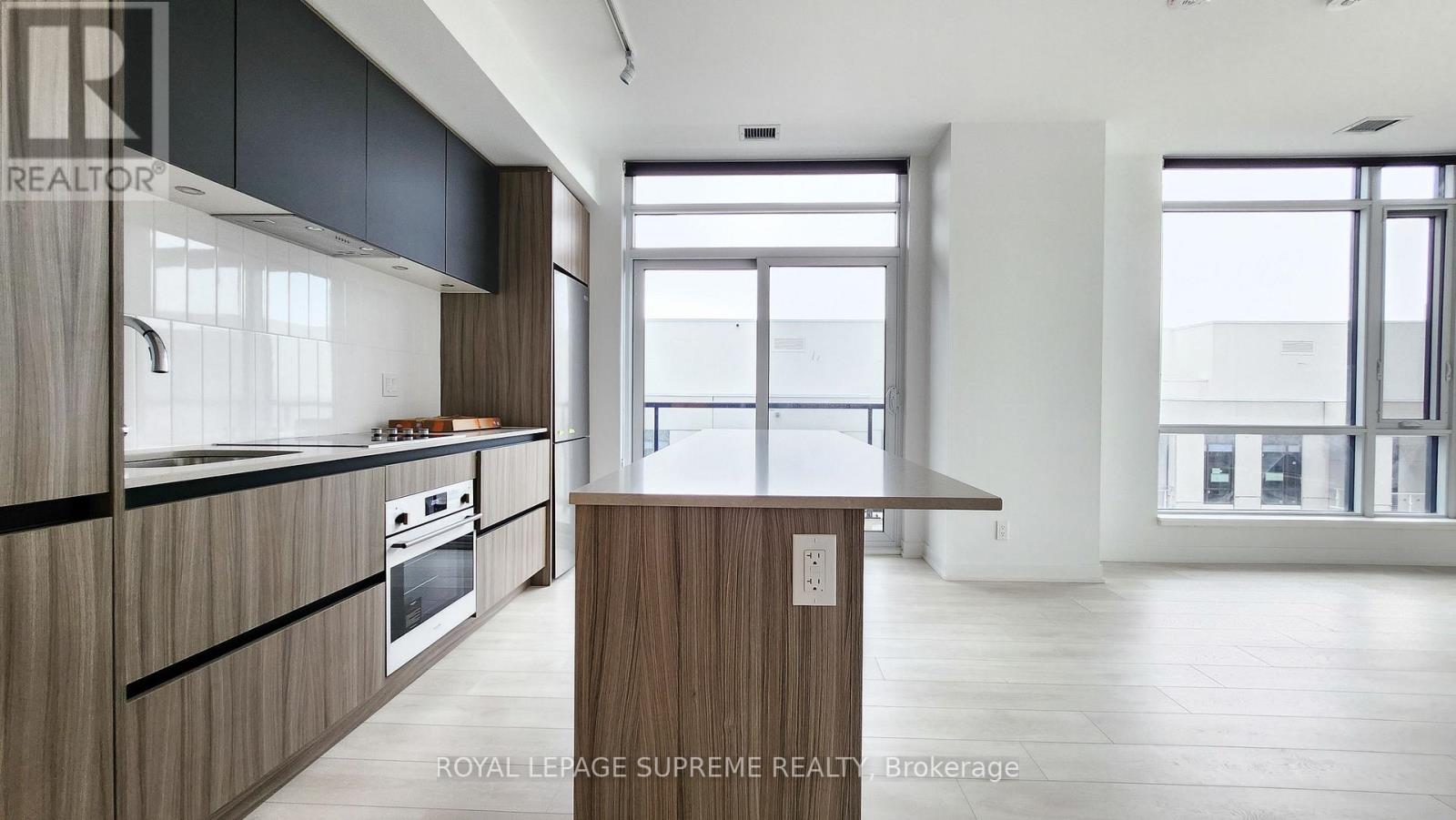 719 - 7950 Bathurst Street, Vaughan, Ontario  L4J 0L4 - Photo 3 - N12765882