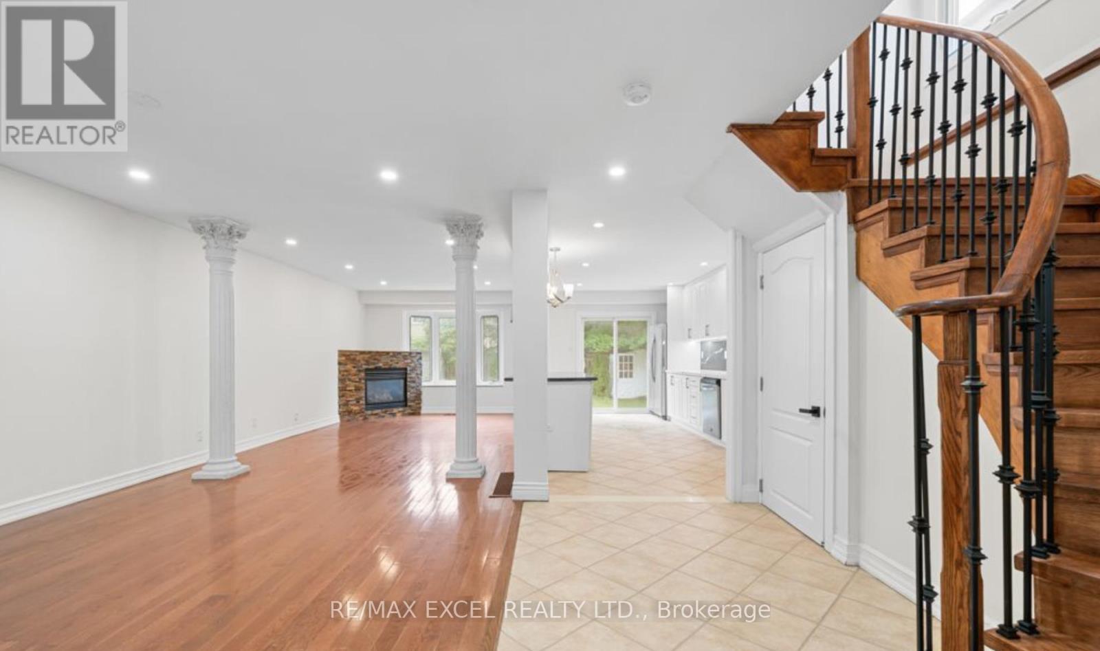 Main - 173 Kersey Crescent, Richmond Hill, Ontario  L4C 8X7 - Photo 7 - N12765924