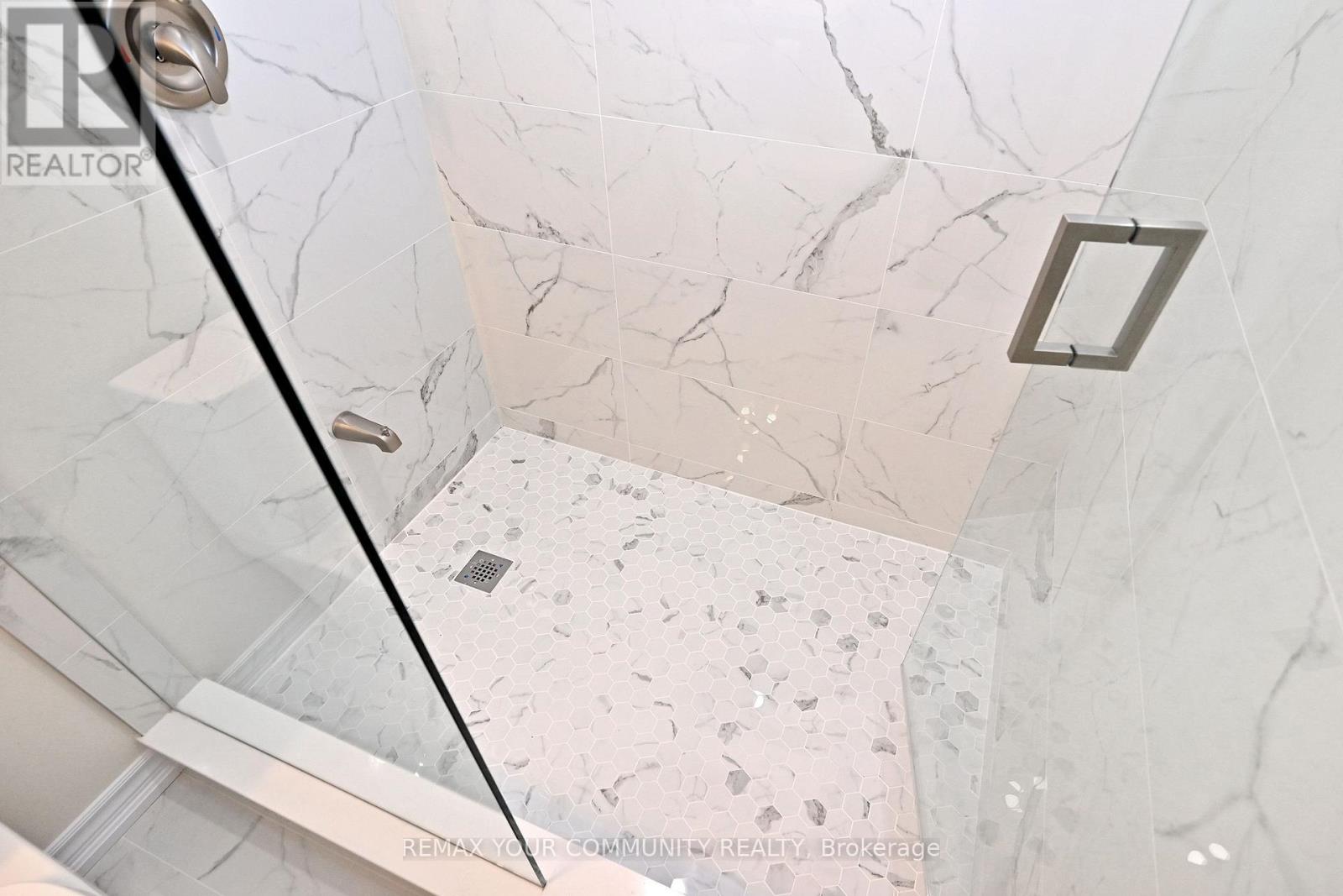 635 Tapestry Lane, Newmarket, Ontario  L3X 3C8 - Photo 23 - N12765934