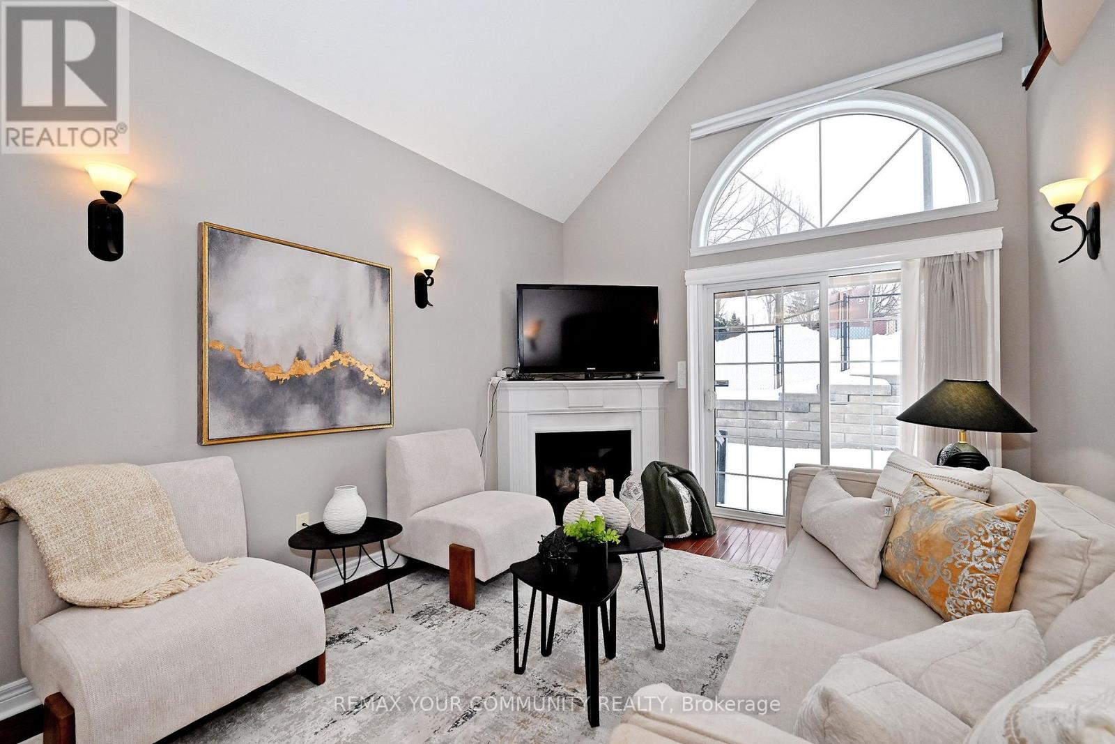 635 Tapestry Lane, Newmarket, Ontario  L3X 3C8 - Photo 7 - N12765934