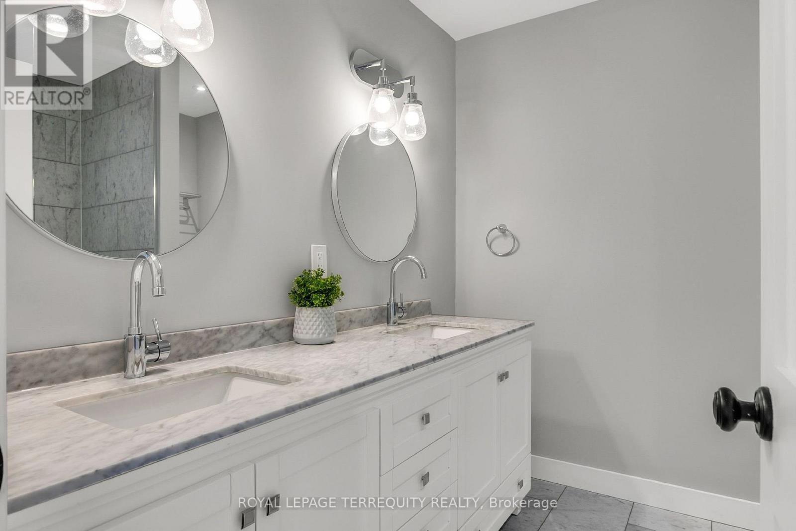 189 Queensdale Avenue, Toronto (Danforth Village-East York), Ontario  M4C 2B1 - Photo 18 - E12760056