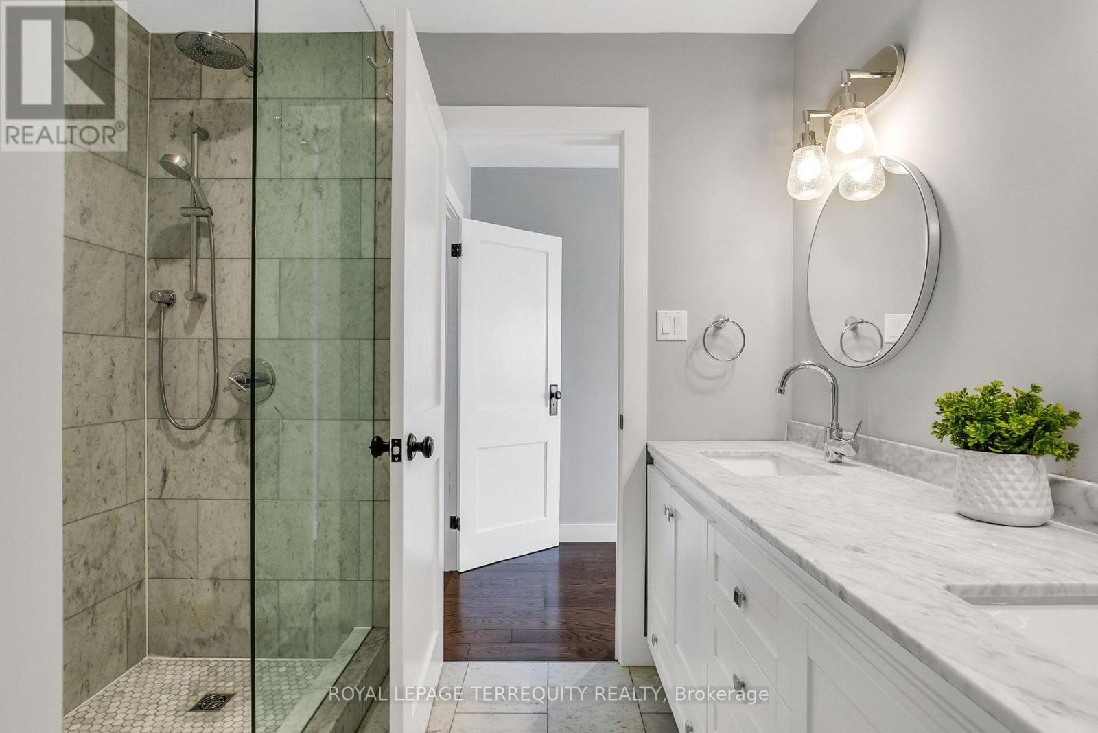 189 Queensdale Avenue, Toronto (Danforth Village-East York), Ontario  M4C 2B1 - Photo 19 - E12760056