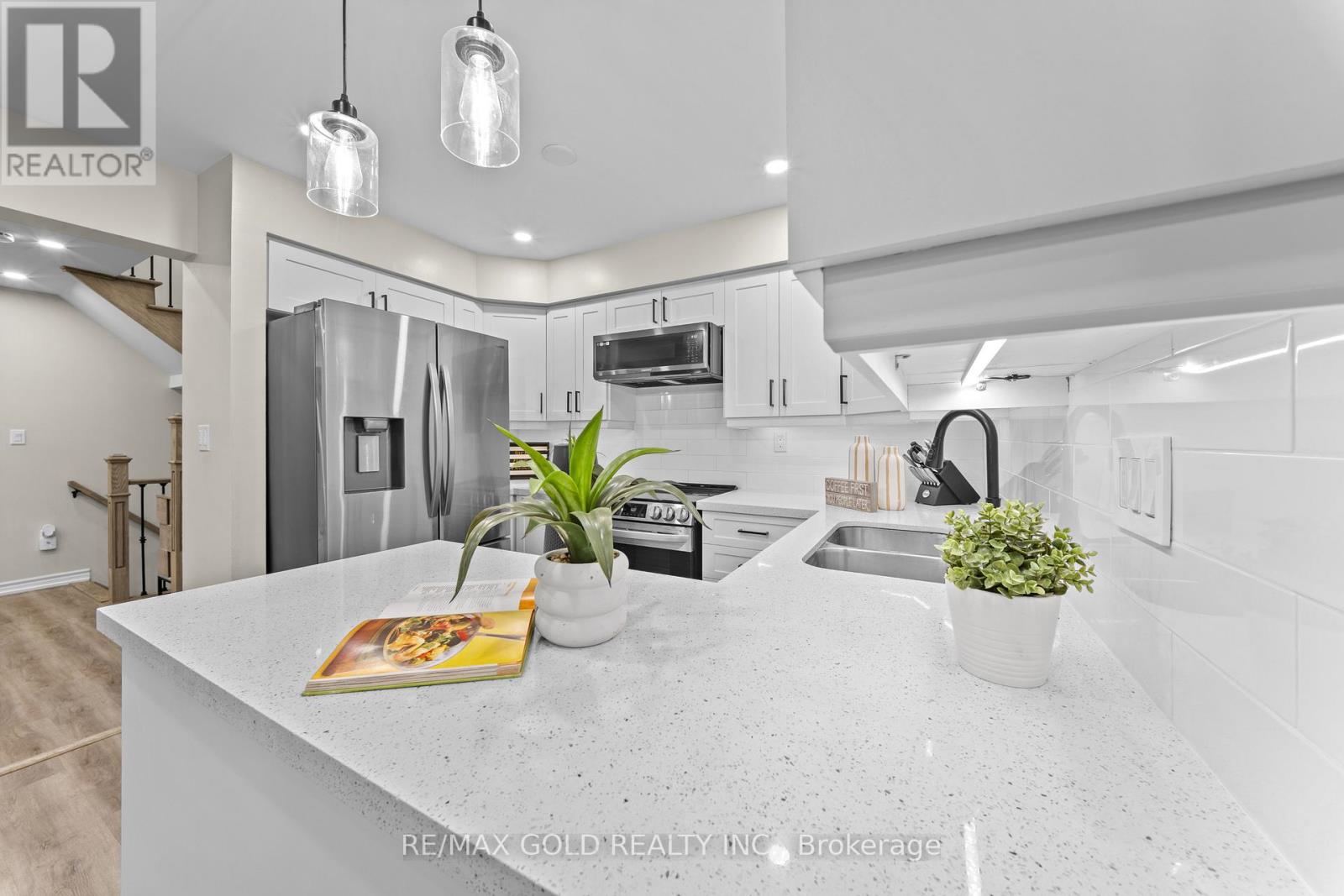 184 Mountainberry Road, Brampton, Ontario  L6R 2L2 - Photo 19 - W12765060