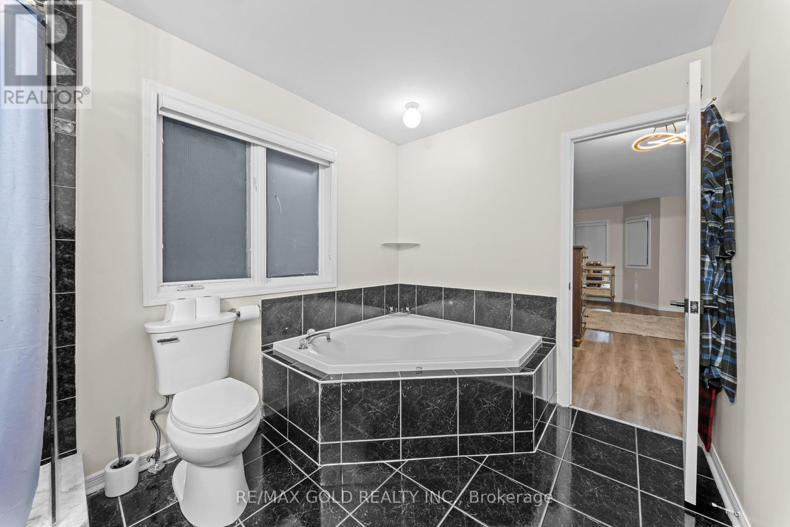 184 Mountainberry Road, Brampton, Ontario  L6R 2L2 - Photo 36 - W12765060