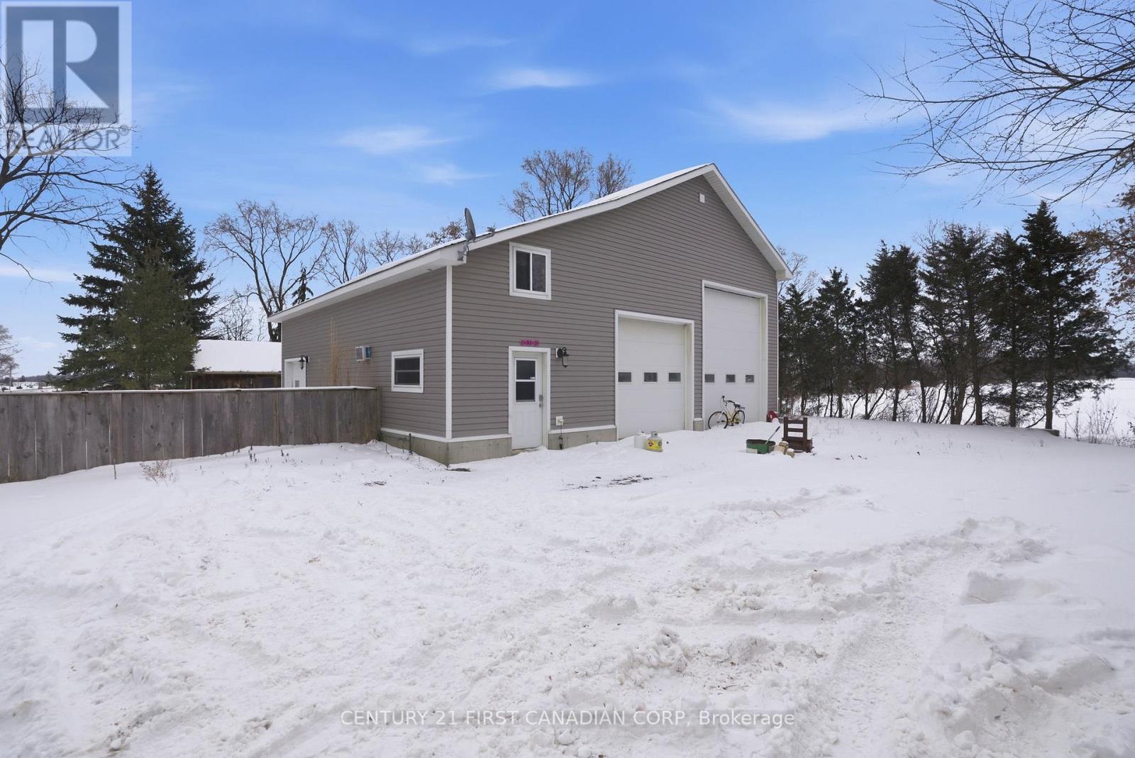 7641 Lakeshore Road, Lambton Shores, Ontario  N0N 1J0 - Photo 4 - X12765188