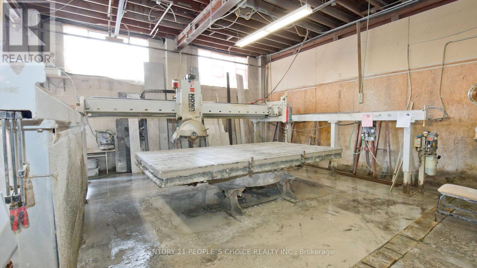 01 - 63 Torbarrie Road, Toronto, Ontario  M3L 1G5 - Photo 13 - W12765856