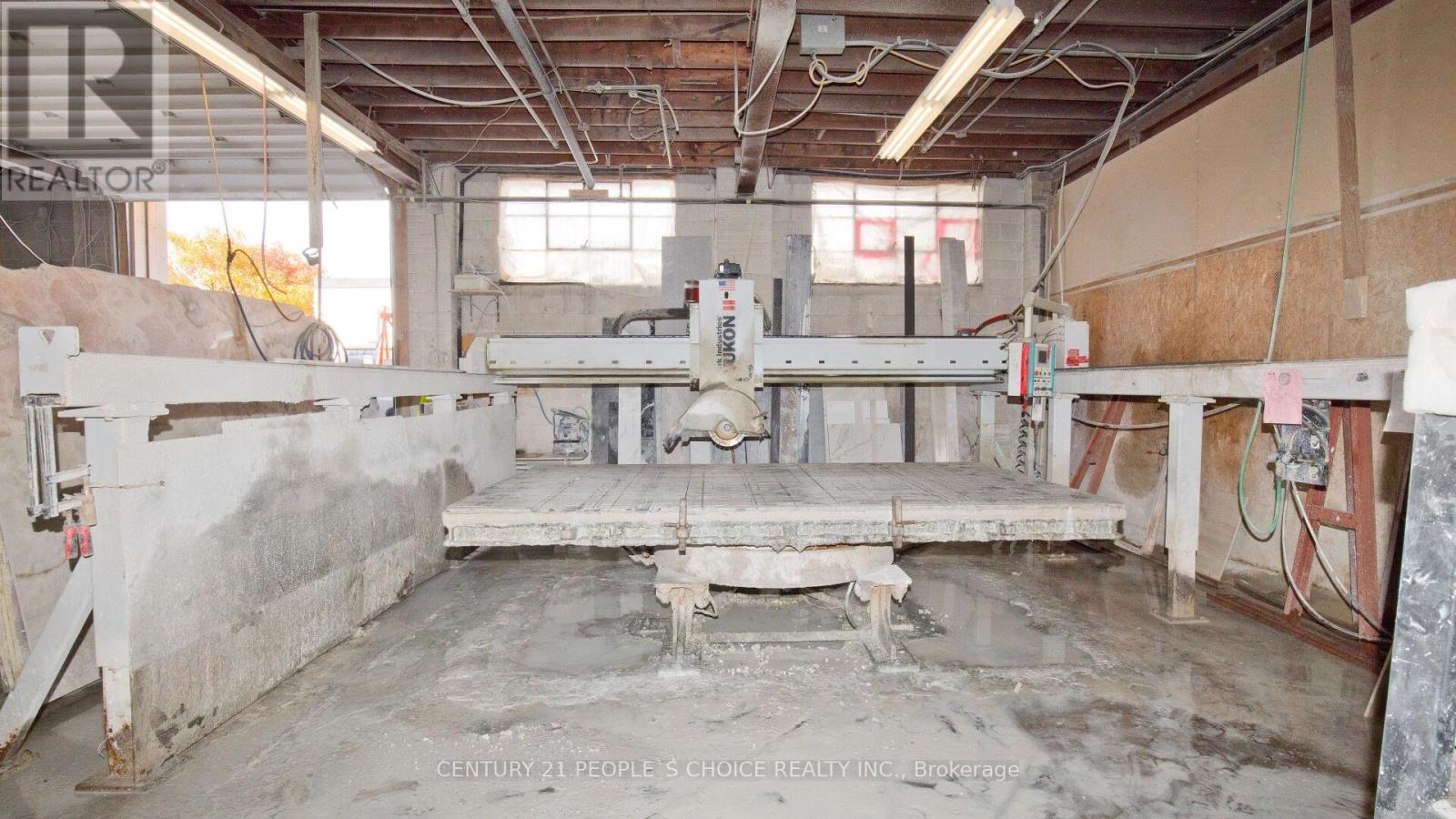 01 - 63 Torbarrie Road, Toronto, Ontario  M3L 1G5 - Photo 14 - W12765856