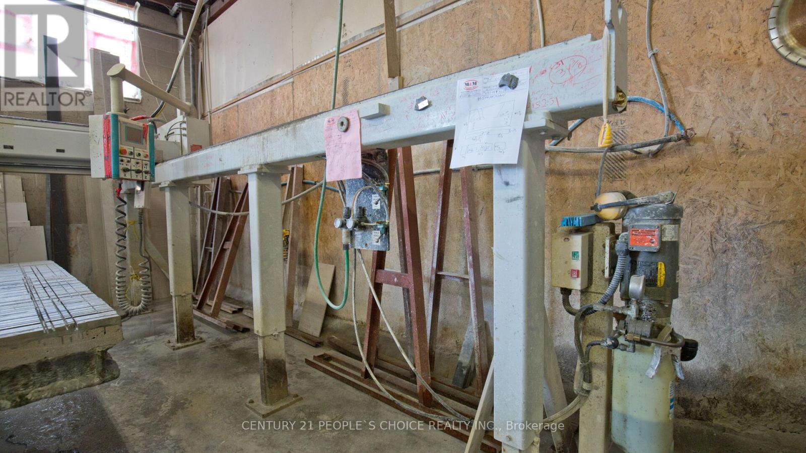 01 - 63 Torbarrie Road, Toronto, Ontario  M3L 1G5 - Photo 19 - W12765856