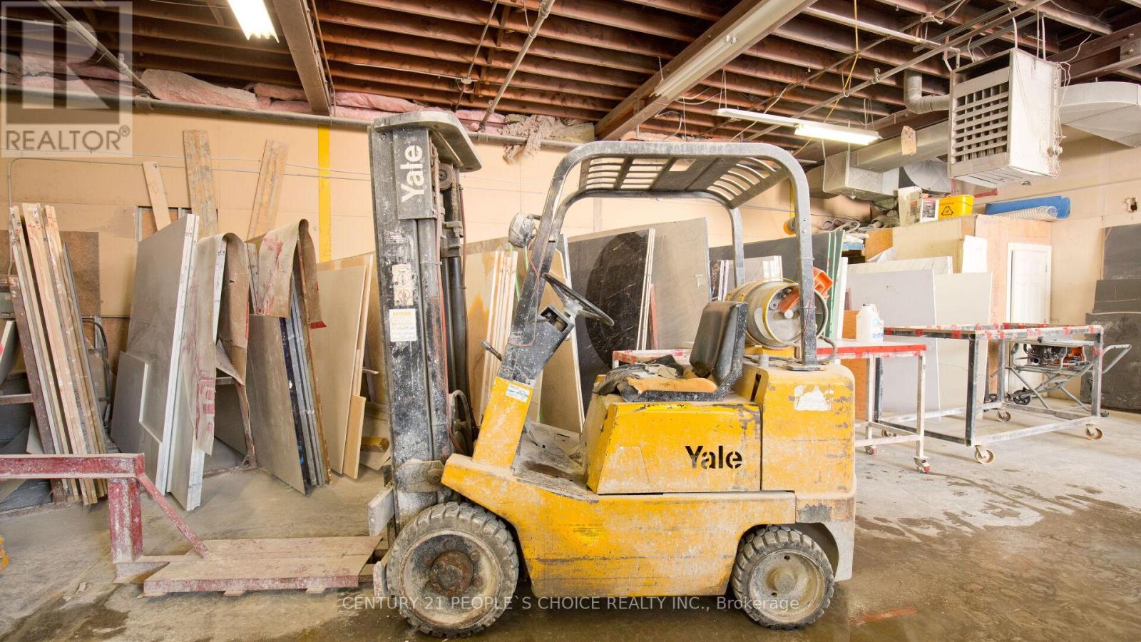 01 - 63 Torbarrie Road, Toronto, Ontario  M3L 1G5 - Photo 20 - W12765856