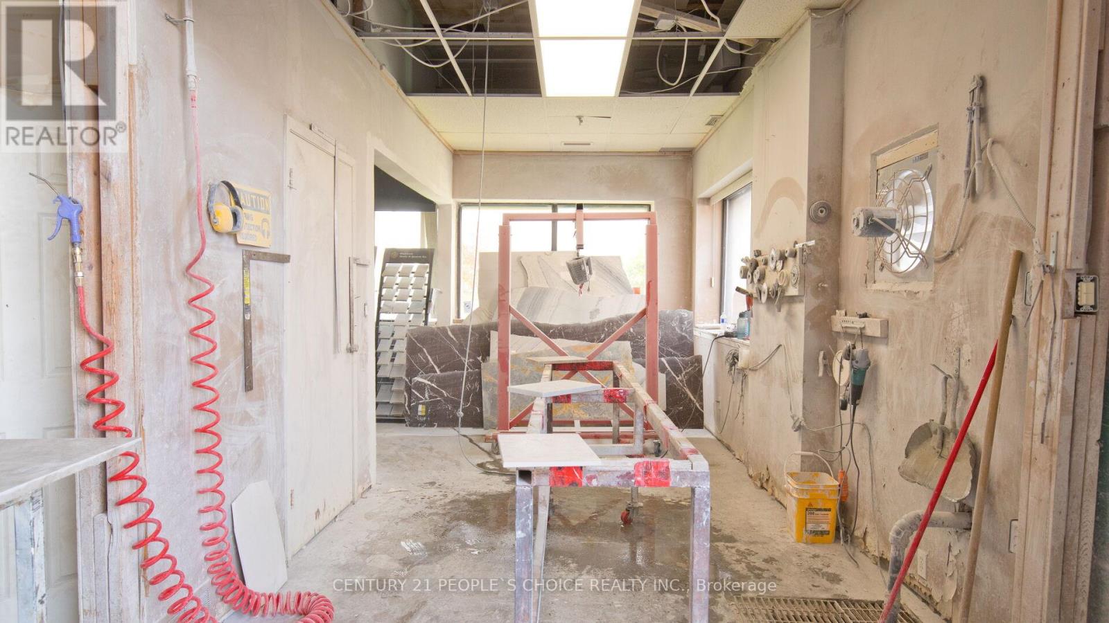 01 - 63 Torbarrie Road, Toronto, Ontario  M3L 1G5 - Photo 29 - W12765856