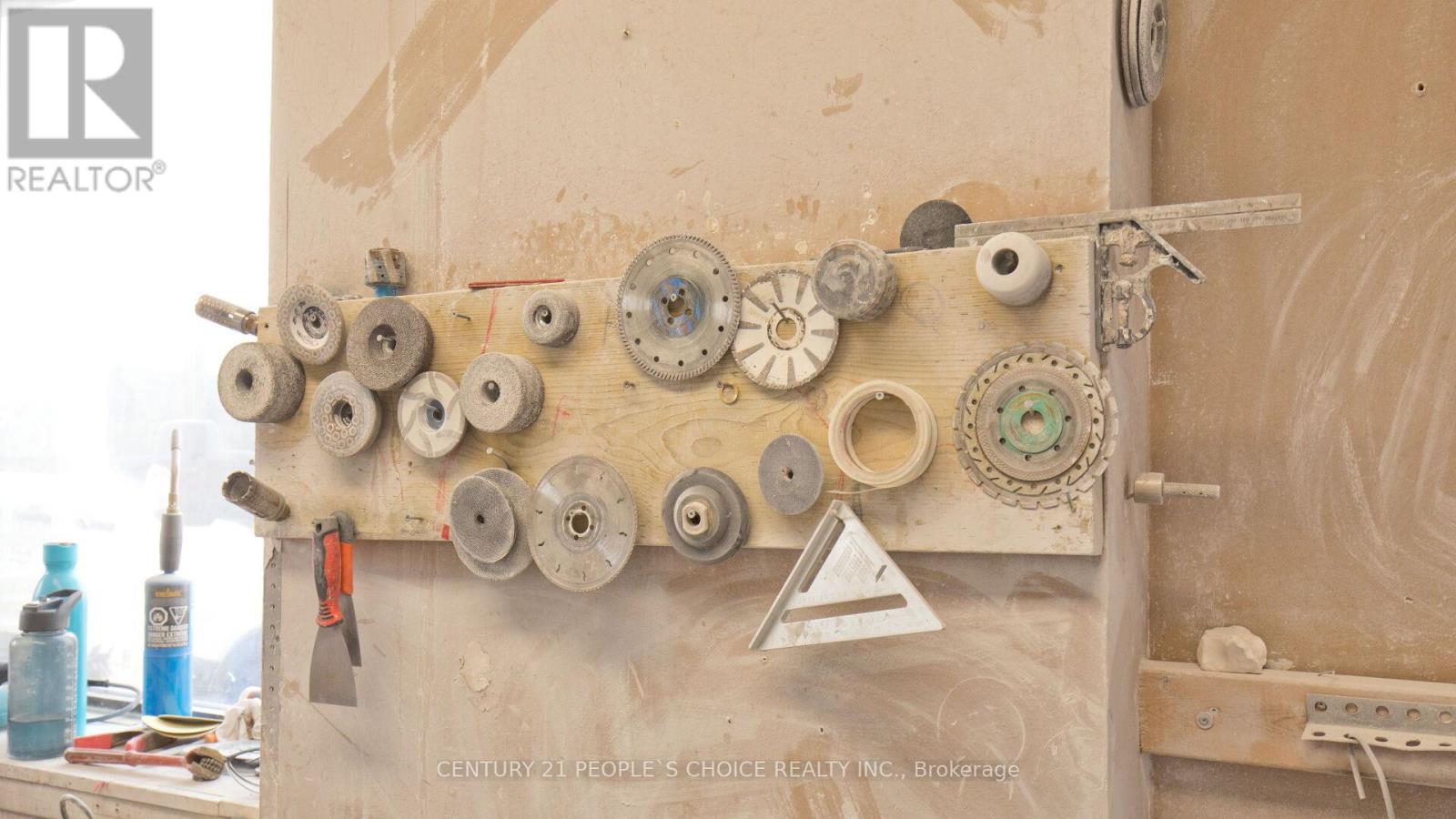 01 - 63 Torbarrie Road, Toronto, Ontario  M3L 1G5 - Photo 31 - W12765856