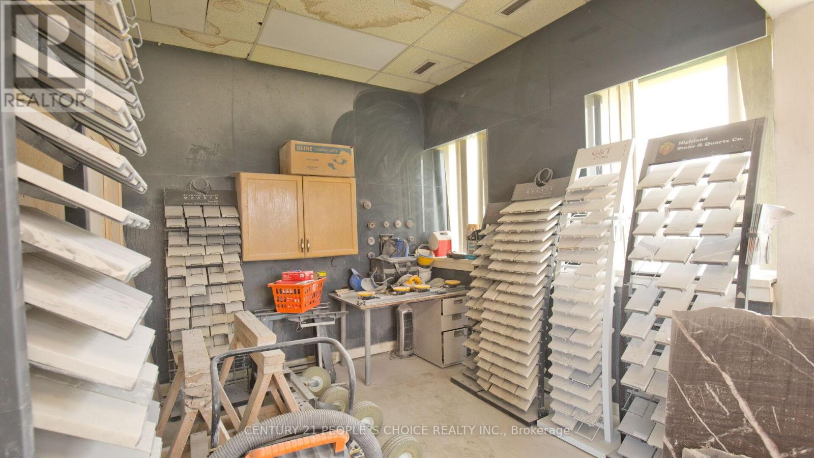 01 - 63 Torbarrie Road, Toronto, Ontario  M3L 1G5 - Photo 32 - W12765856