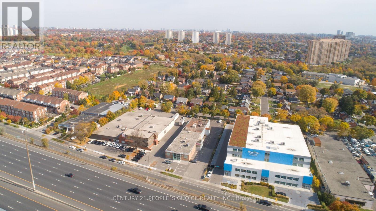 01 - 63 Torbarrie Road, Toronto, Ontario  M3L 1G5 - Photo 33 - W12765856