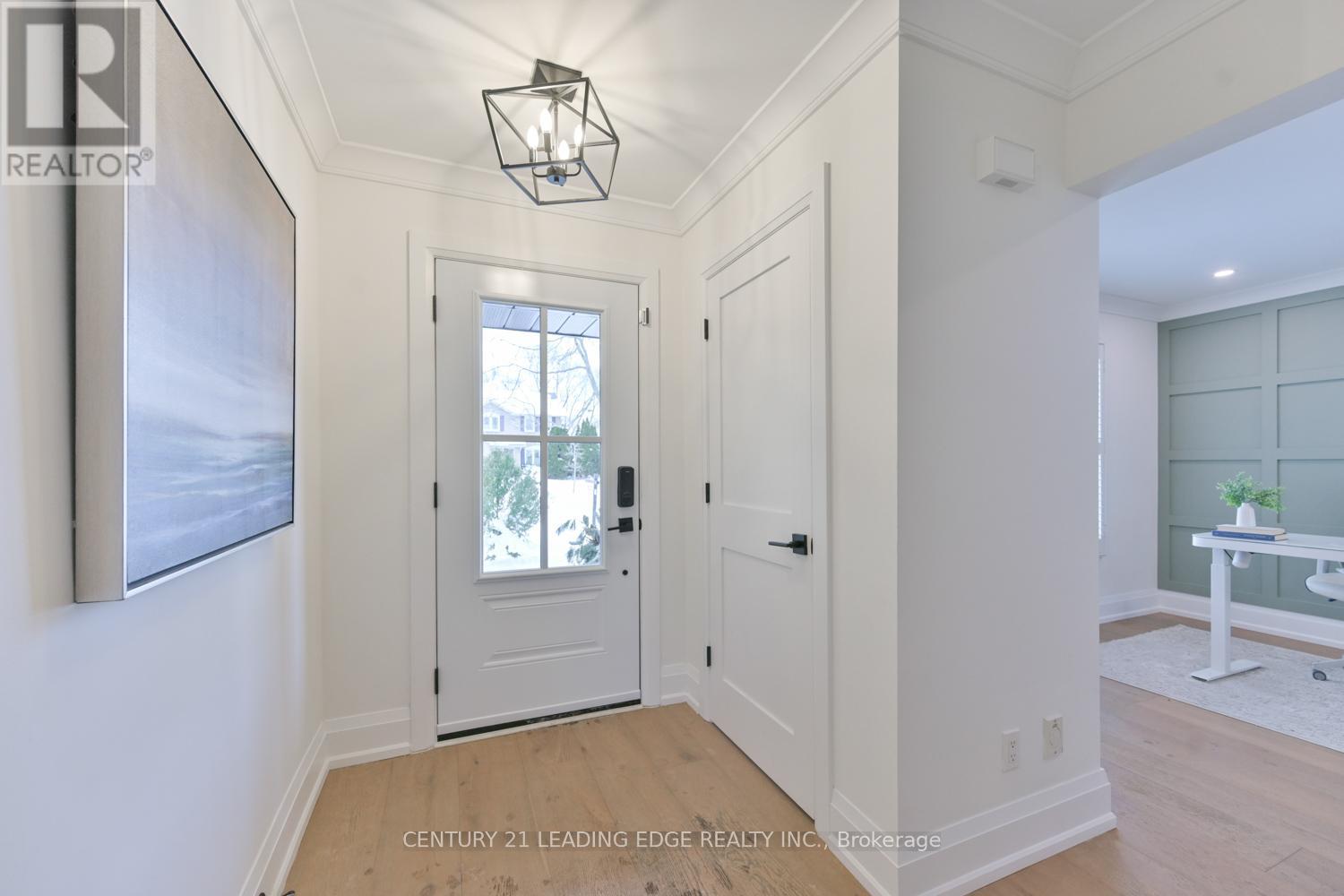 2451 Butternut Crescent, Burlington, Ontario  L7M 3L7 - Photo 5 - W12765876