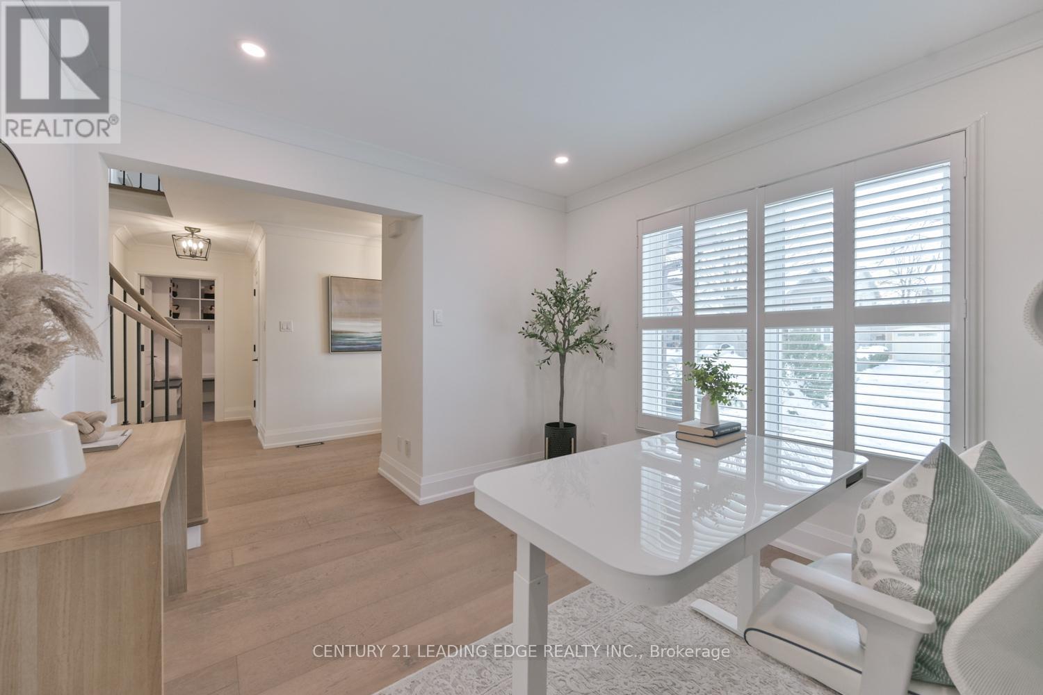 2451 Butternut Crescent, Burlington, Ontario  L7M 3L7 - Photo 8 - W12765876