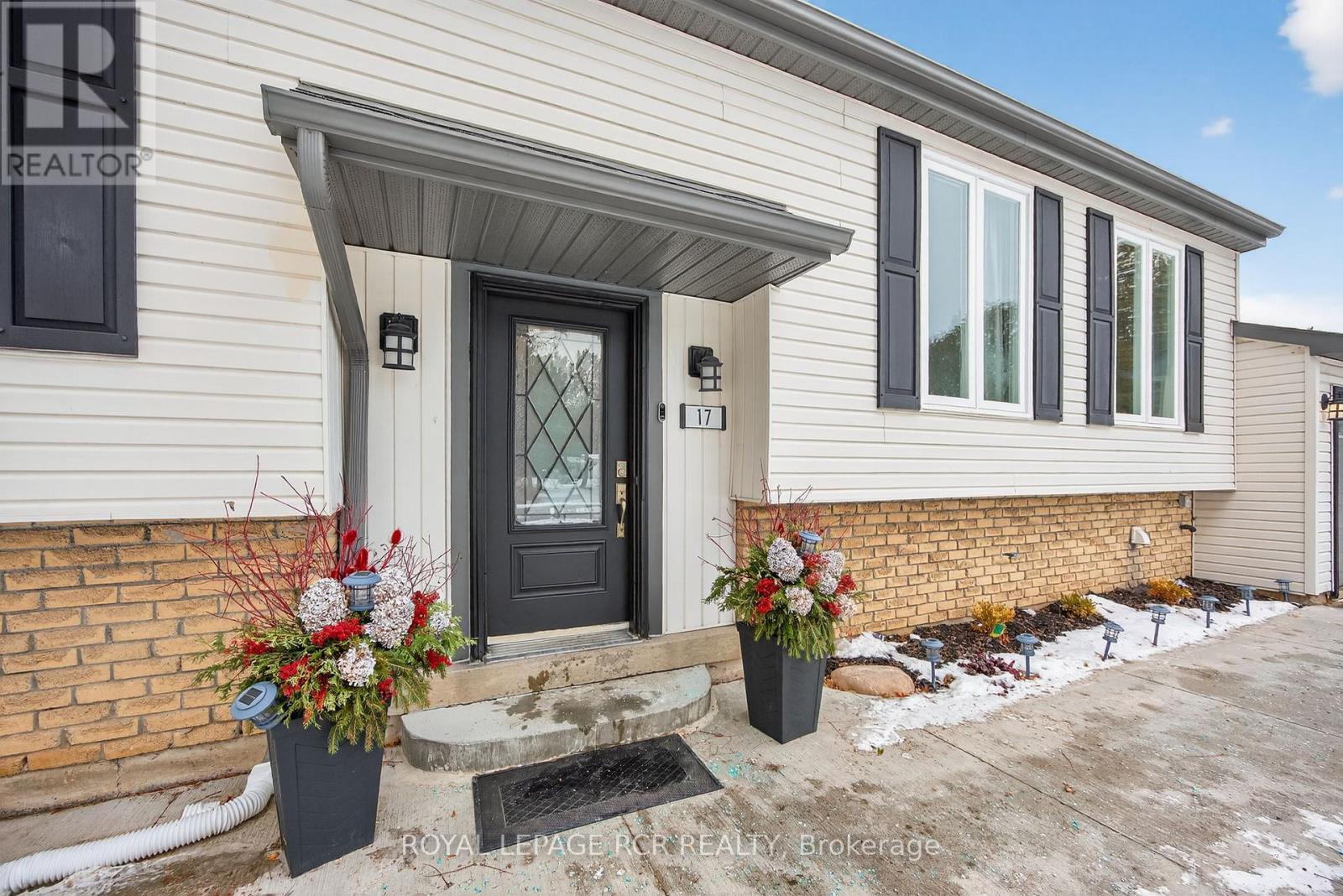 17 Arlow Road, Caledon, Ontario  L7K 0A5 - Photo 5 - W12765922