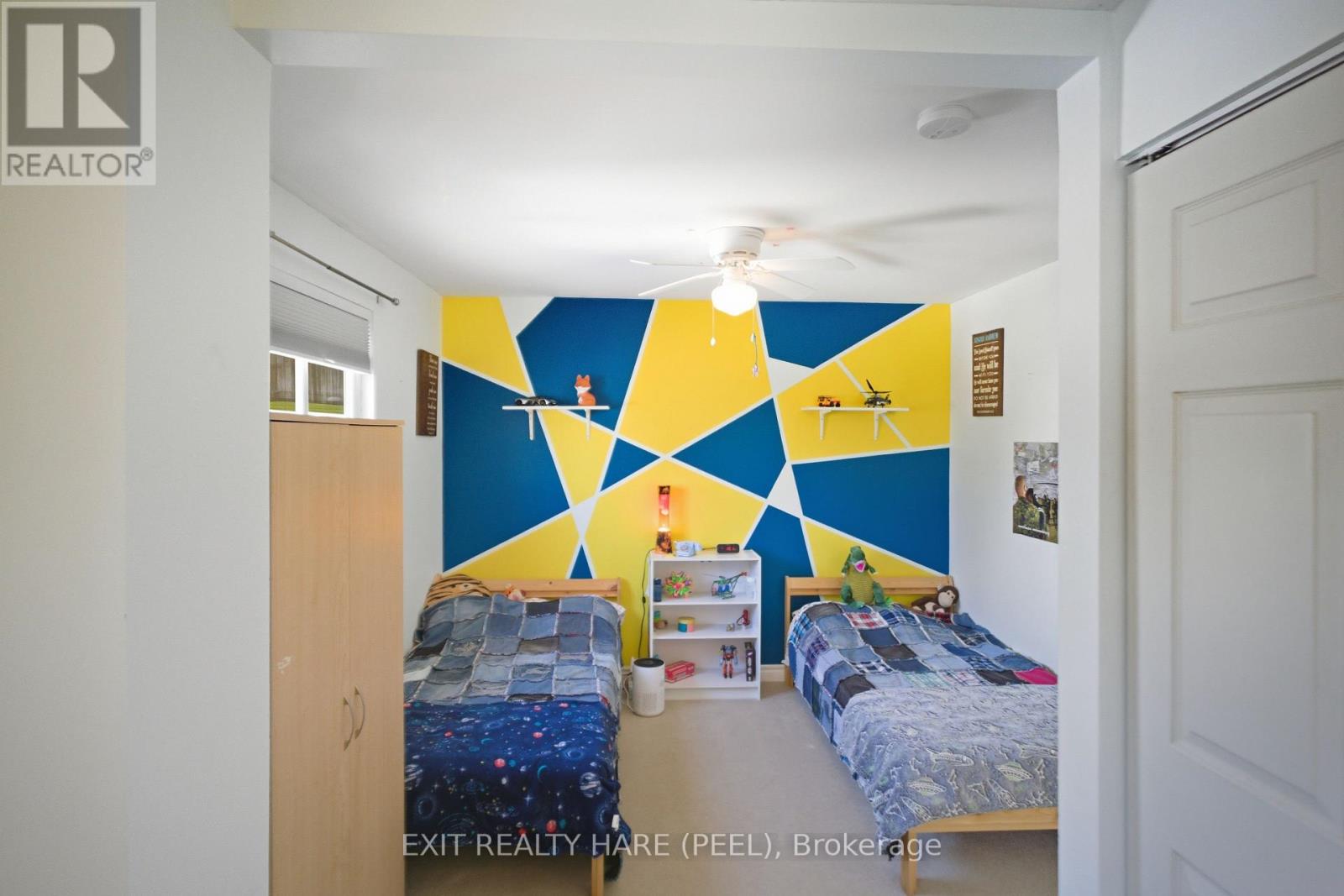 20 Sutherland Avenue, Brampton, Ontario  L6V 2H4 - Photo 2 - W12765940