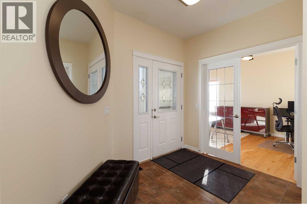 116 Rainbow Falls Grove, Chestermere, Alberta  t1x 0e9 - Photo 4 - A2279801