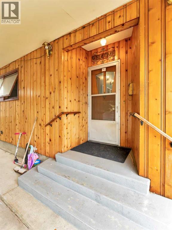 164 Muir Crescent Nw, Medicine Hat, Alberta  T1A 6W5 - Photo 5 - A2281287