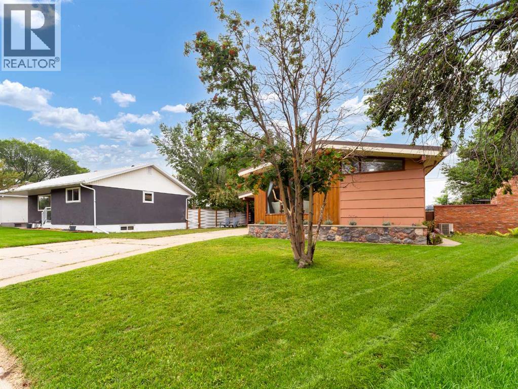 164 Muir Crescent Nw, Medicine Hat, Alberta  T1A 6W5 - Photo 3 - A2281287