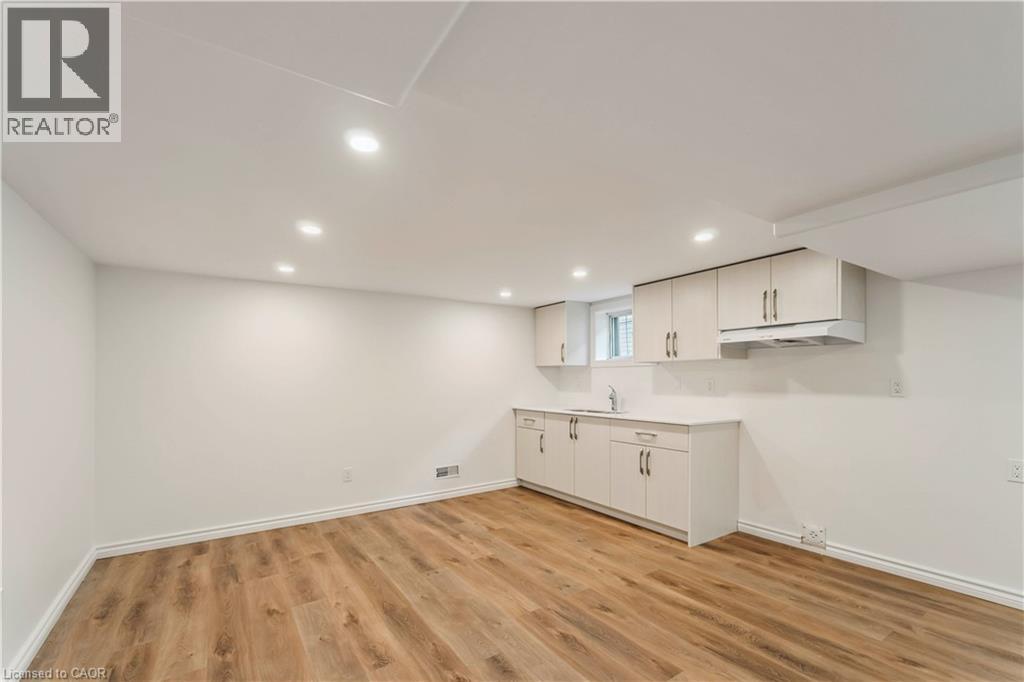 387 Weir Street N, Hamilton, Ontario  L8H 5G6 - Photo 10 - 40799429