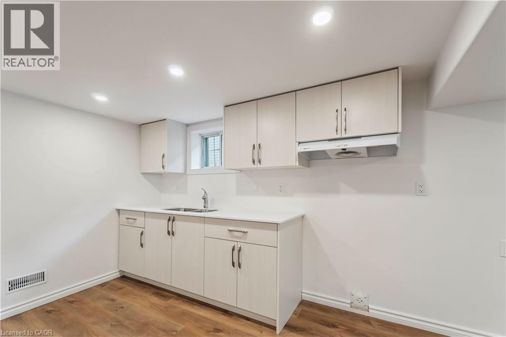 387 Weir Street N, Hamilton, Ontario  L8H 5G6 - Photo 11 - 40799429