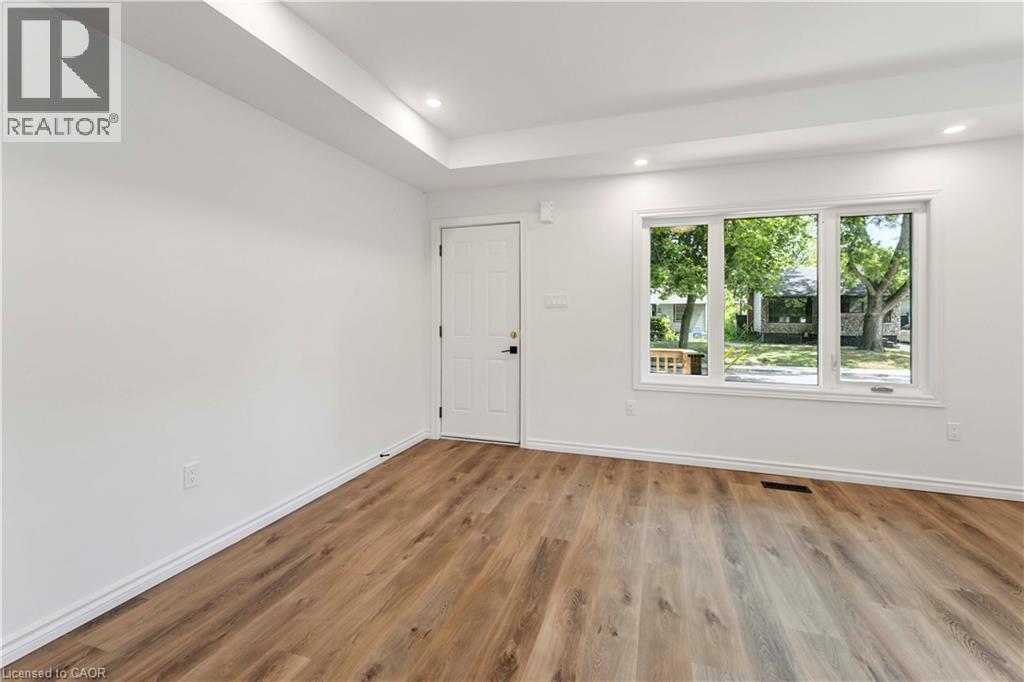 387 Weir Street N, Hamilton, Ontario  L8H 5G6 - Photo 2 - 40799429