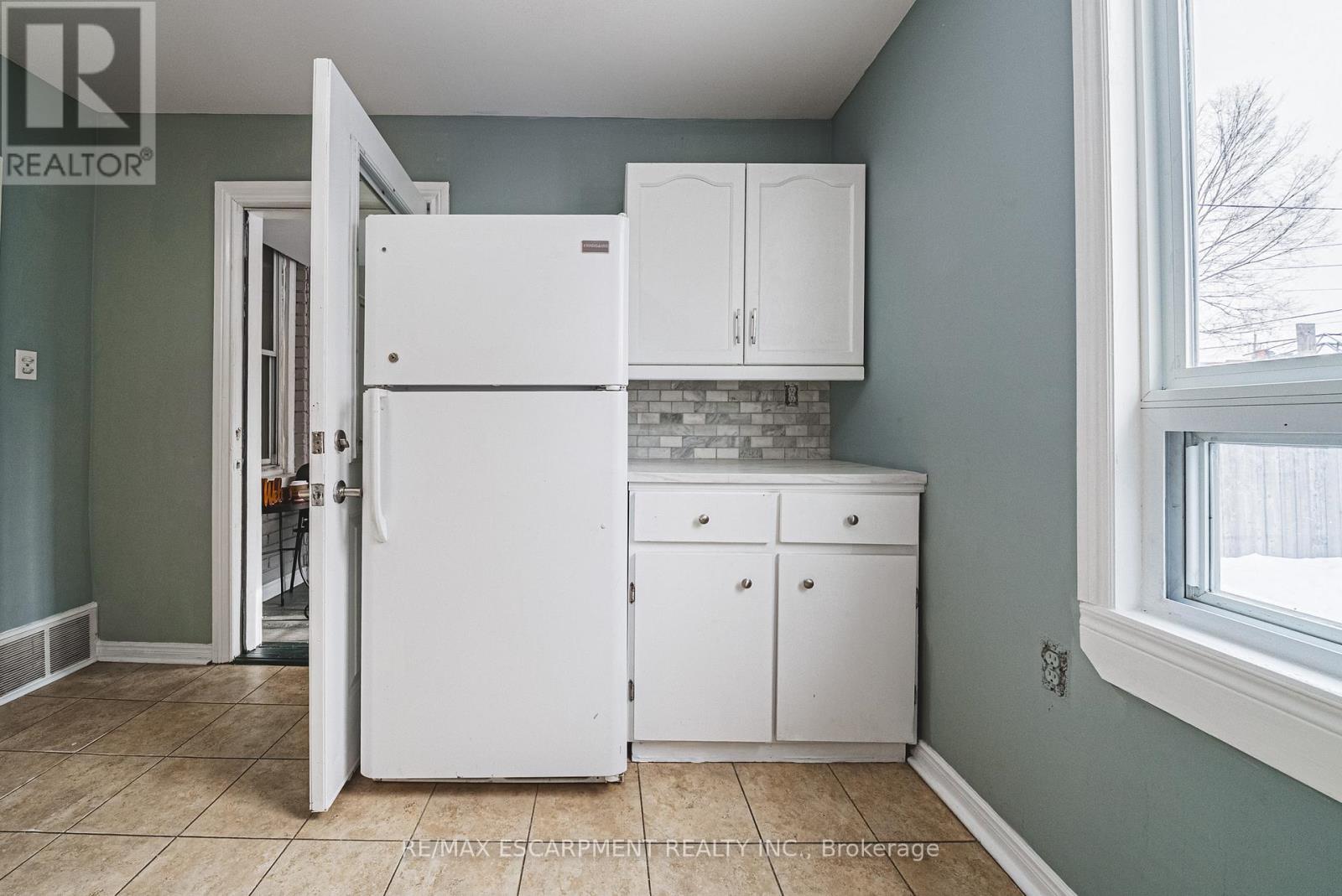 96 Case Street, Hamilton, Ontario  L8L 3G9 - Photo 6 - X12765874