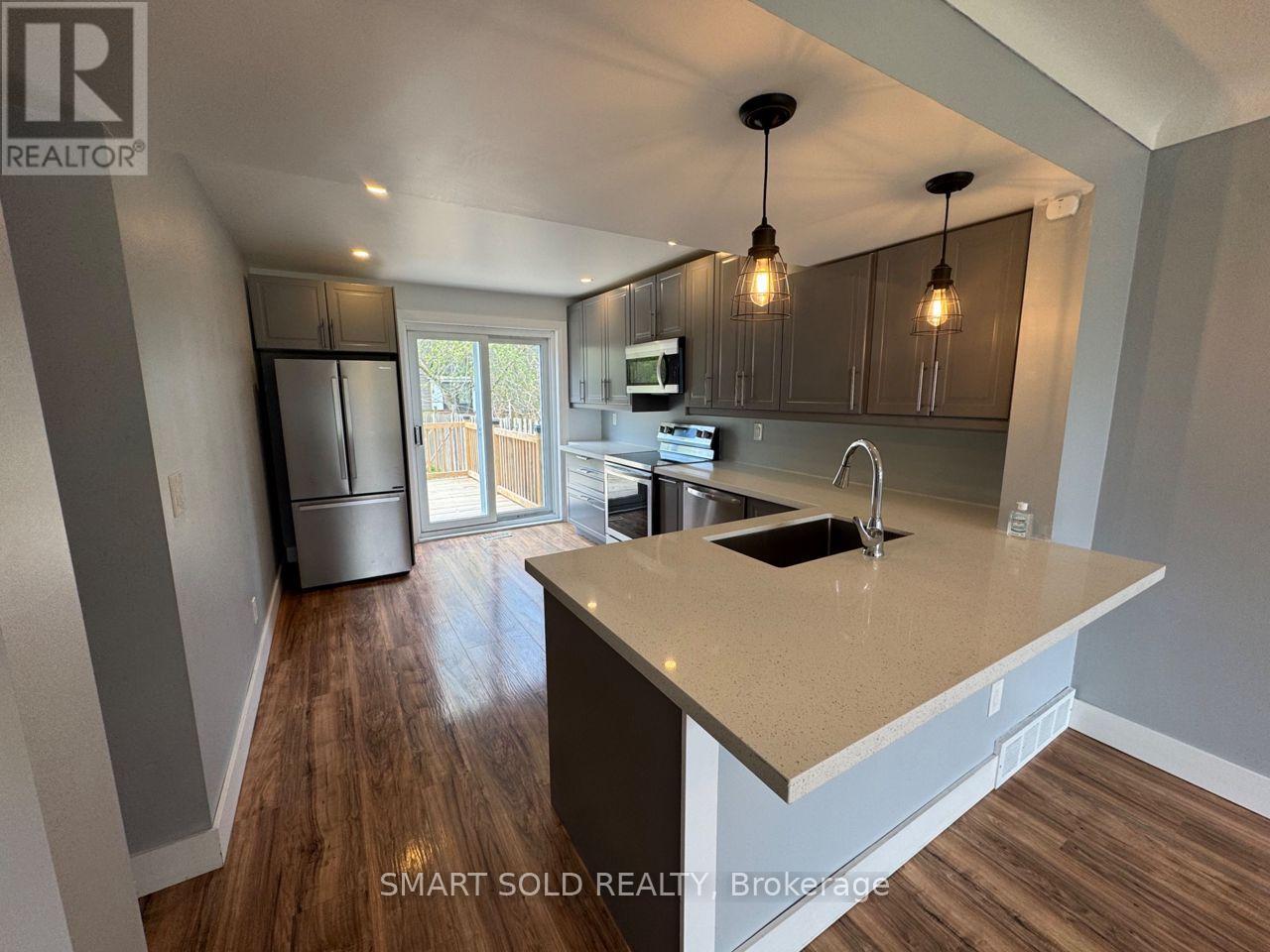 131a Louth Street, St. Catharines, Ontario  L2S 2T8 - Photo 4 - X12765896