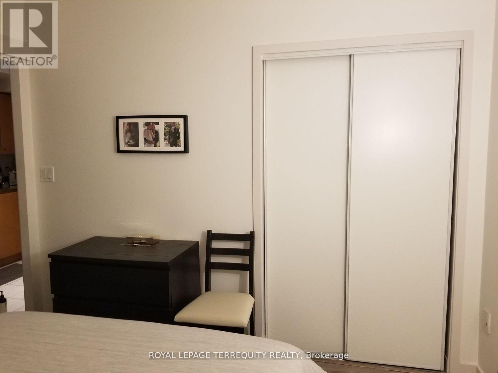 1805 - 35 Mariner Terrace, Toronto, Ontario  M5V 3V9 - Photo 9 - C12760788