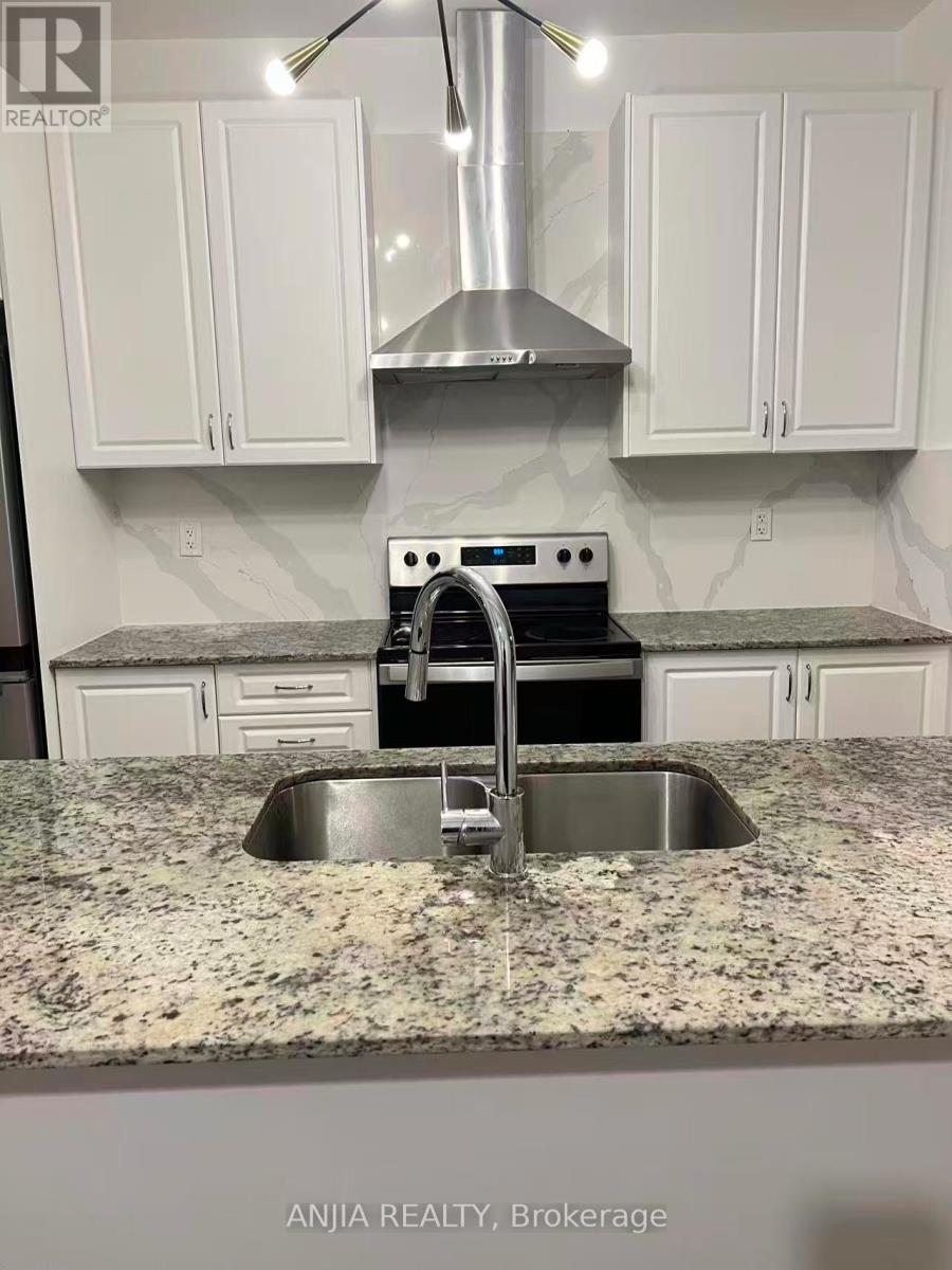 119 Markland Street, Markham, Ontario  L6C 3B5 - Photo 3 - N12764078