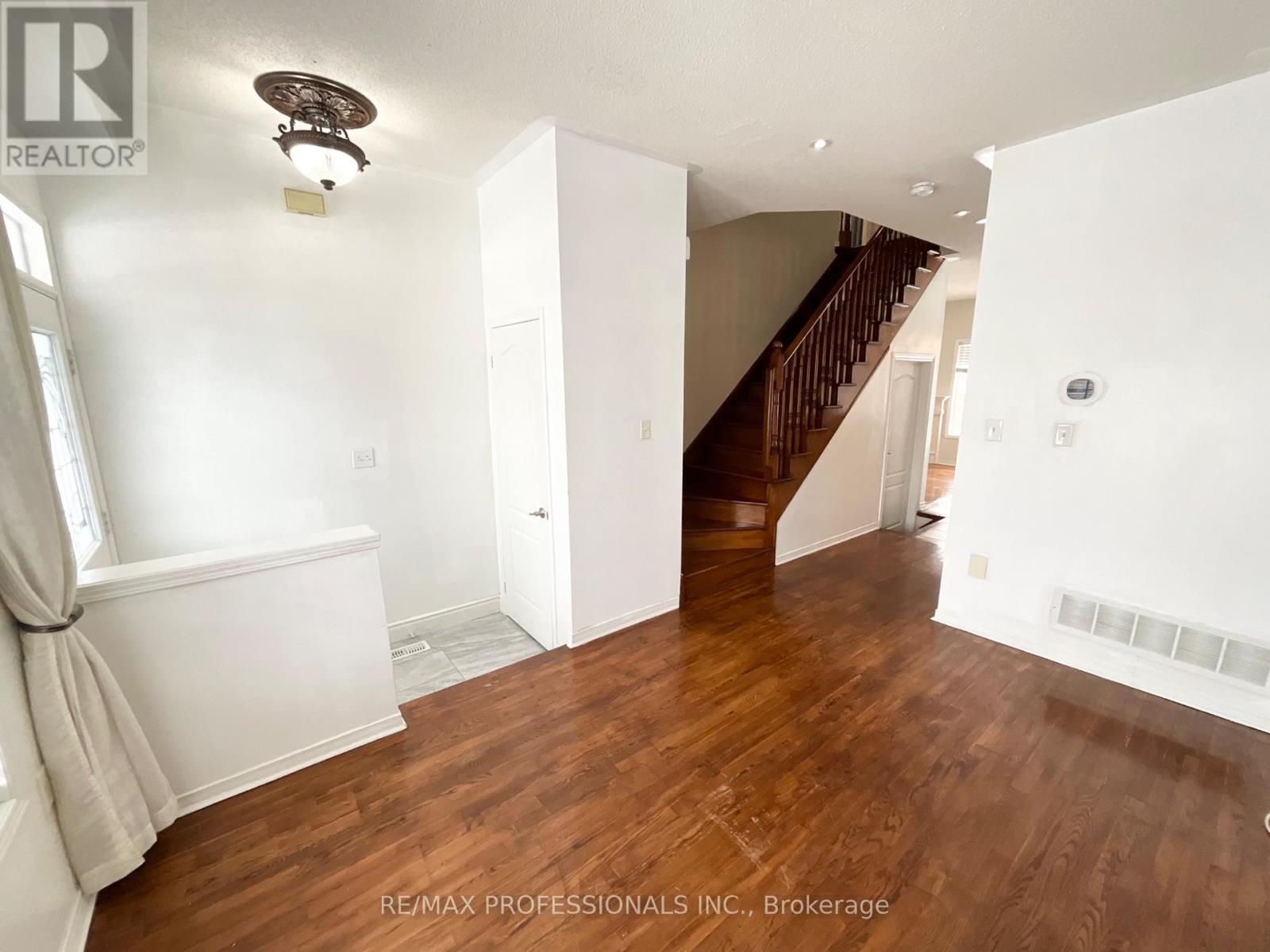 3056 Mcdowell Drive, Mississauga (Churchill Meadows), Ontario  L5M 6J4 - Photo 4 - W12764862