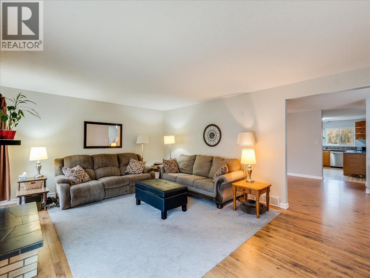 3866 Carnation Drive, Trail, British Columbia  V1R 4W9 - Photo 18 - 10375163