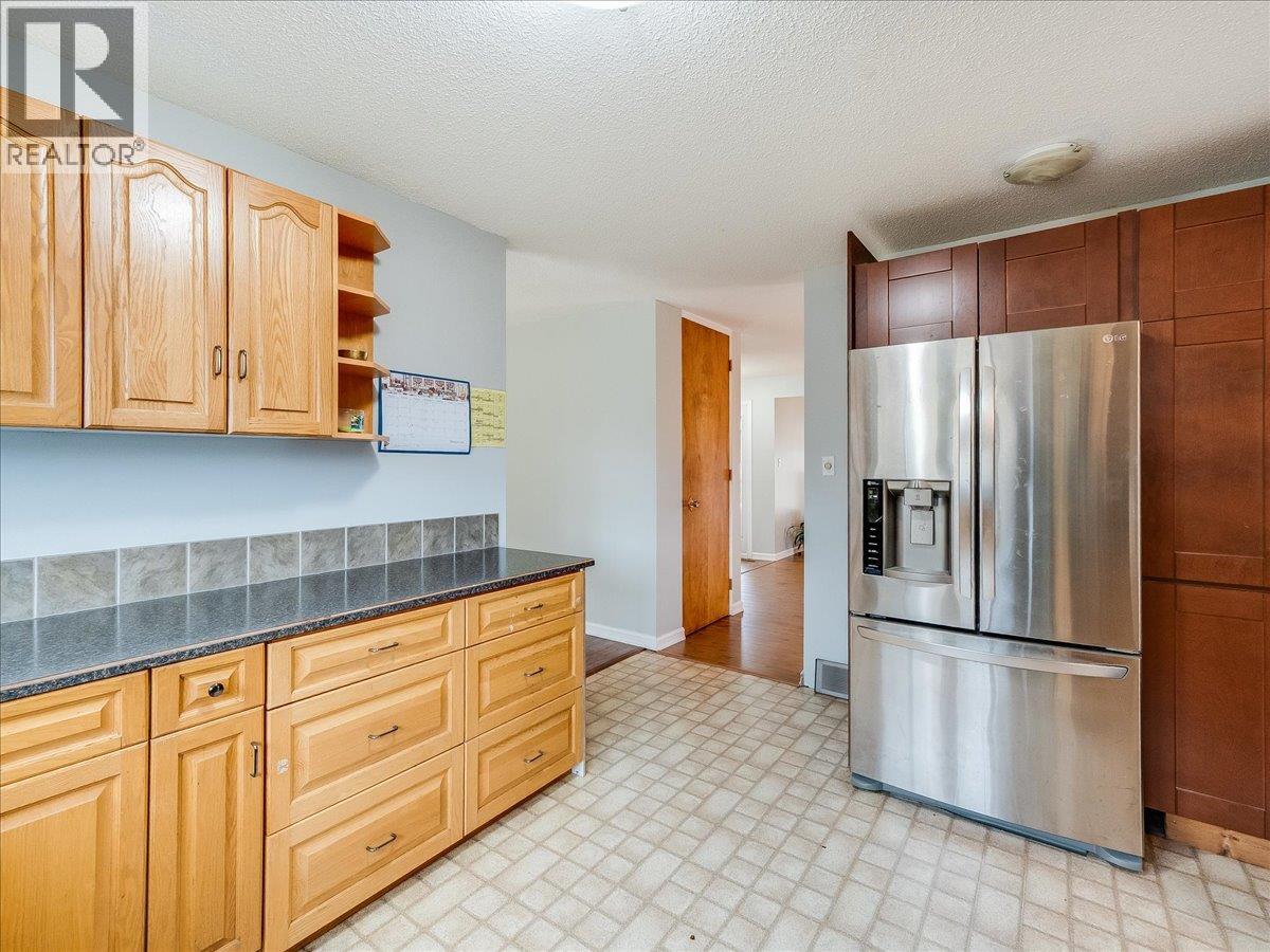 3866 Carnation Drive, Trail, British Columbia  V1R 4W9 - Photo 25 - 10375163