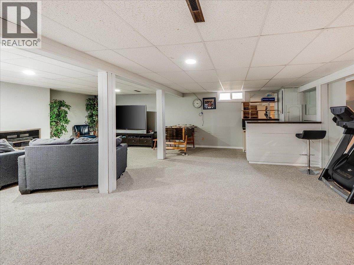 3866 Carnation Drive, Trail, British Columbia  V1R 4W9 - Photo 44 - 10375163