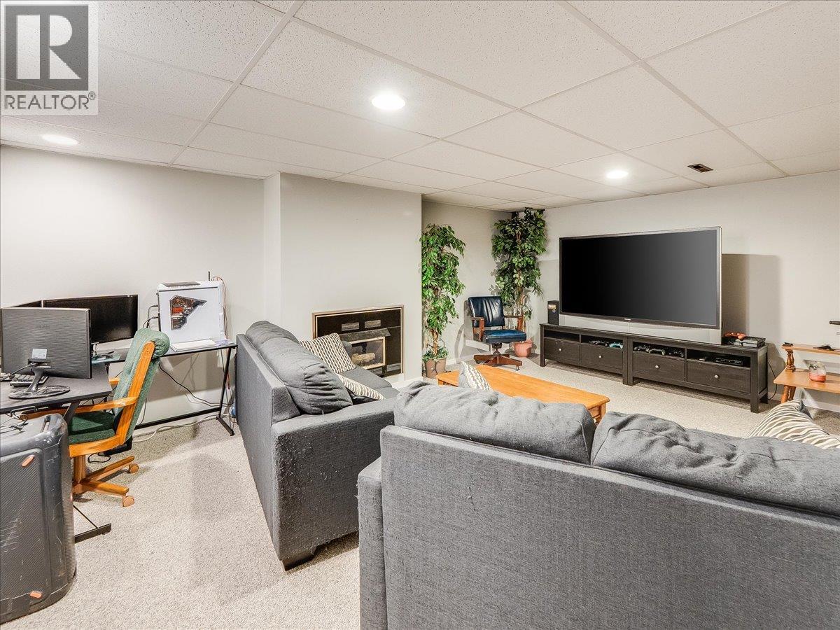 3866 Carnation Drive, Trail, British Columbia  V1R 4W9 - Photo 47 - 10375163