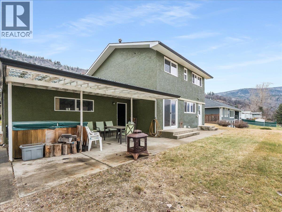 3866 Carnation Drive, Trail, British Columbia  V1R 4W9 - Photo 7 - 10375163