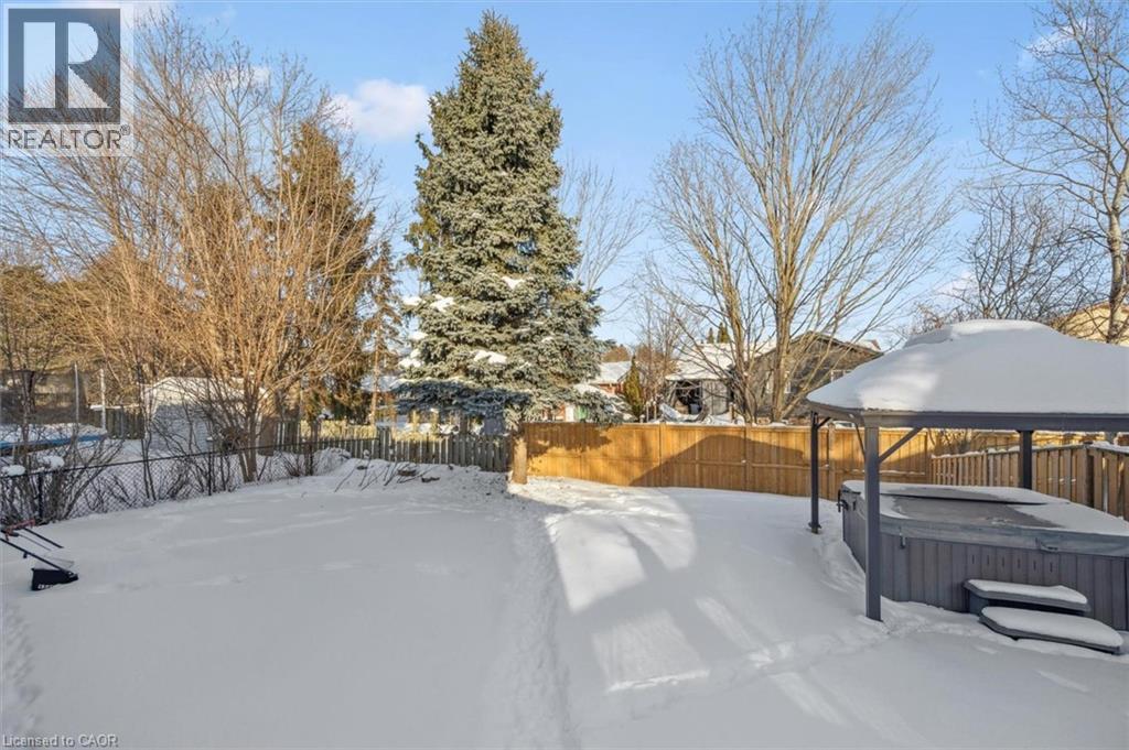 14 Pipers Green Court, Kitchener, Ontario  N2E 3C6 - Photo 15 - 40801968