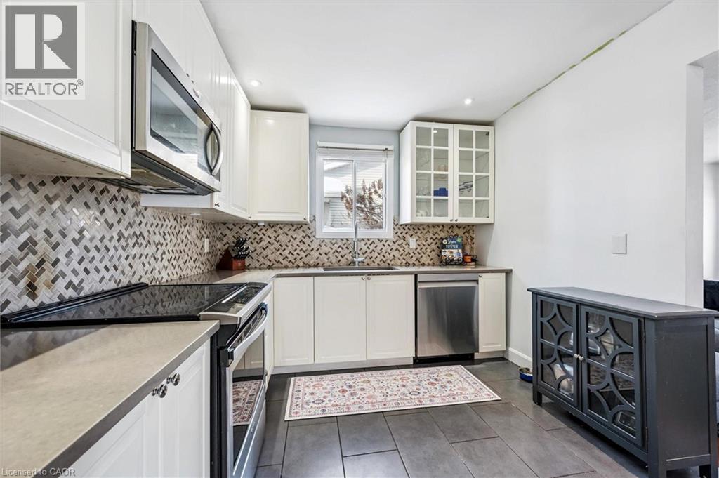 14 Pipers Green Court, Kitchener, Ontario  N2E 3C6 - Photo 5 - 40801968