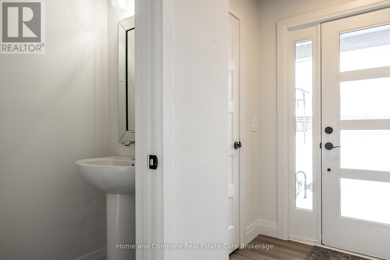 17 Trail Side Drive, St. Marys, Ontario  N4X 0C1 - Photo 4 - X12766070