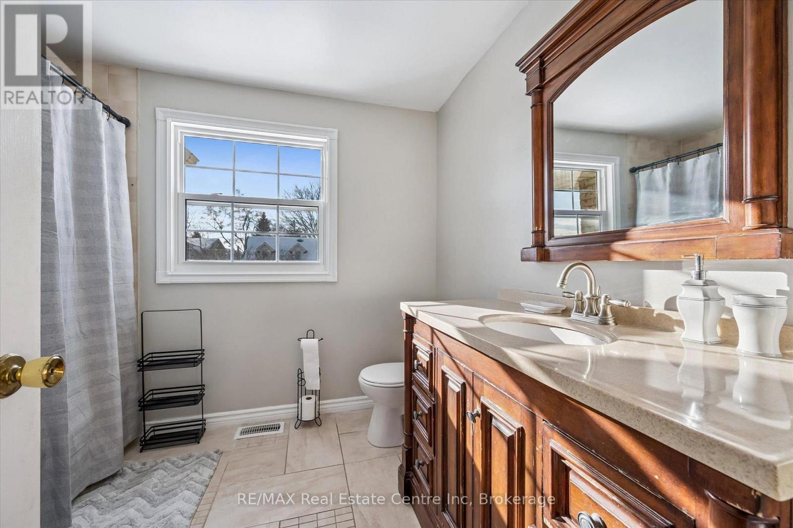 14 Pipers Green Court, Kitchener, Ontario  N2E 3C6 - Photo 9 - X12766158