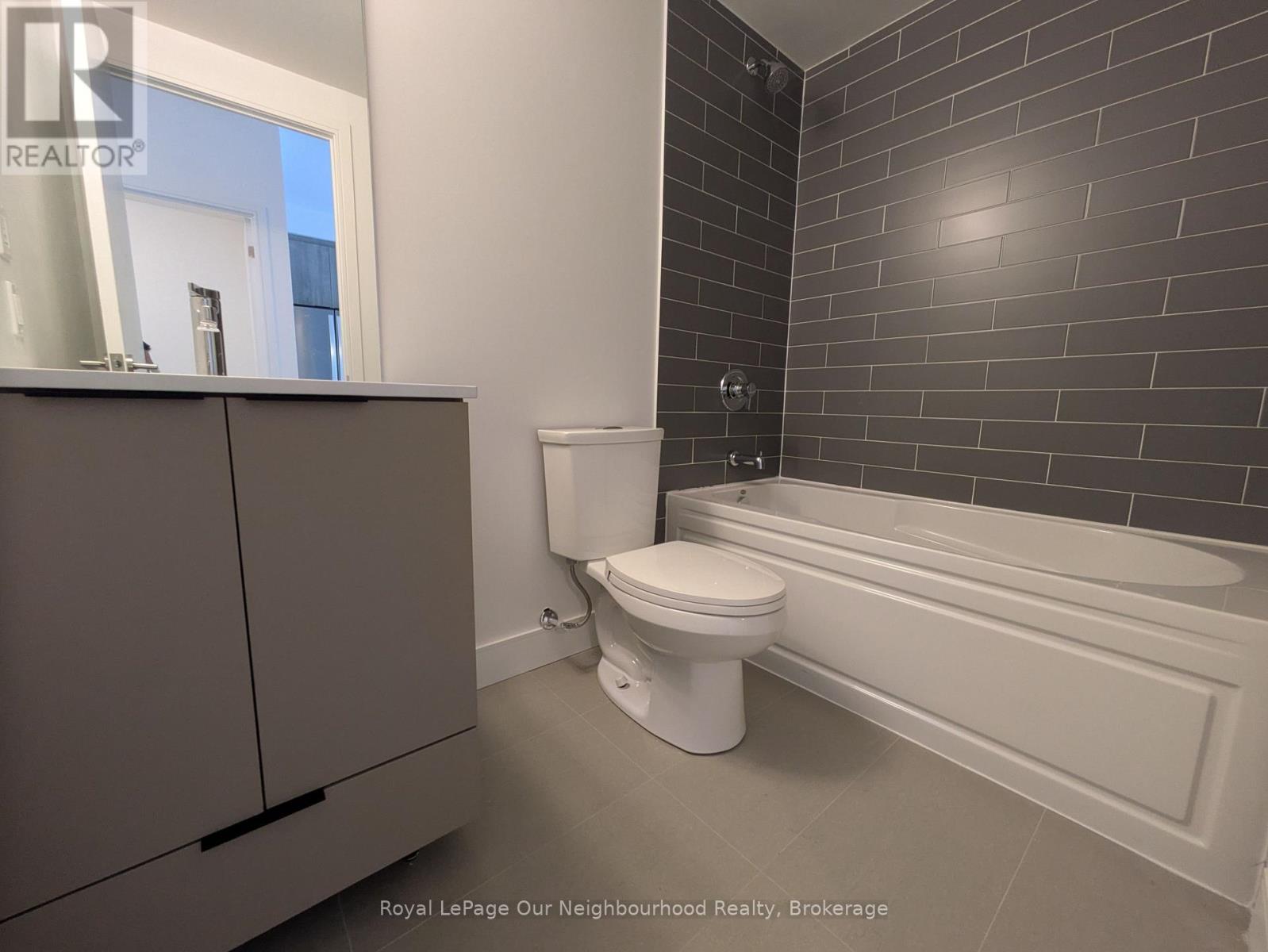 211 - 1350 Ellesmere Road, Toronto (Bendale), Ontario  M1P 2X9 - Photo 5 - E12765998