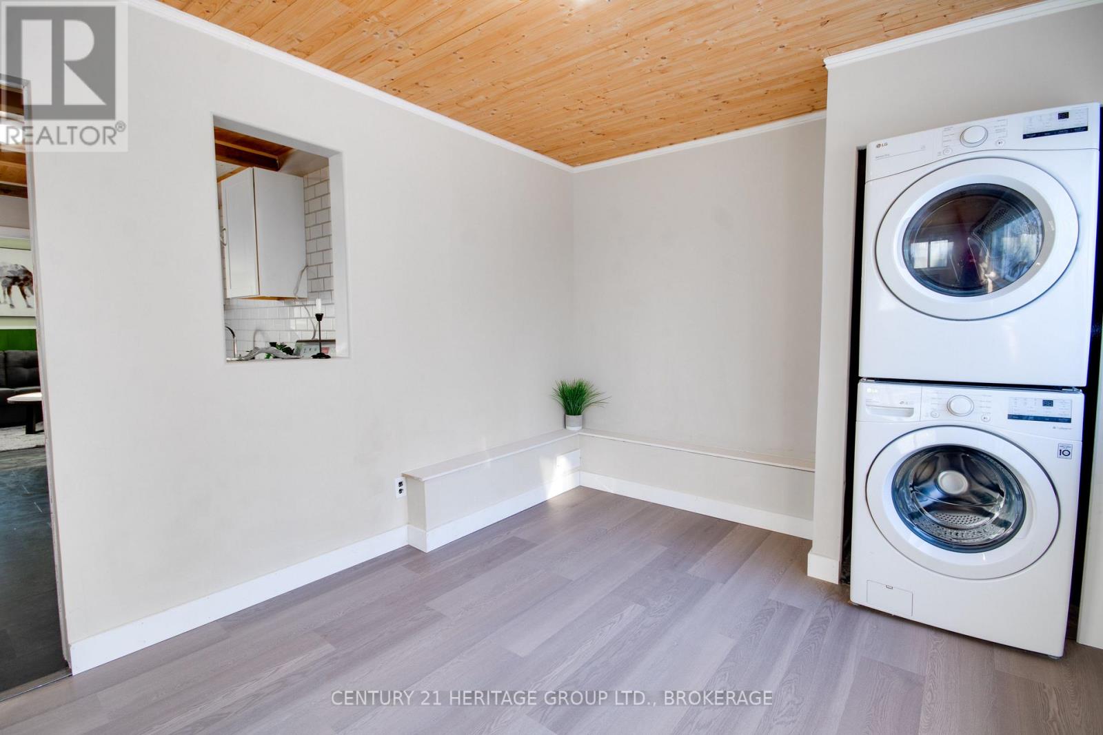 79 Kingscourt Avenue, Kingston (East Of Sir John A. Blvd), Ontario  K7K 4N8 - Photo 10 - X12765996