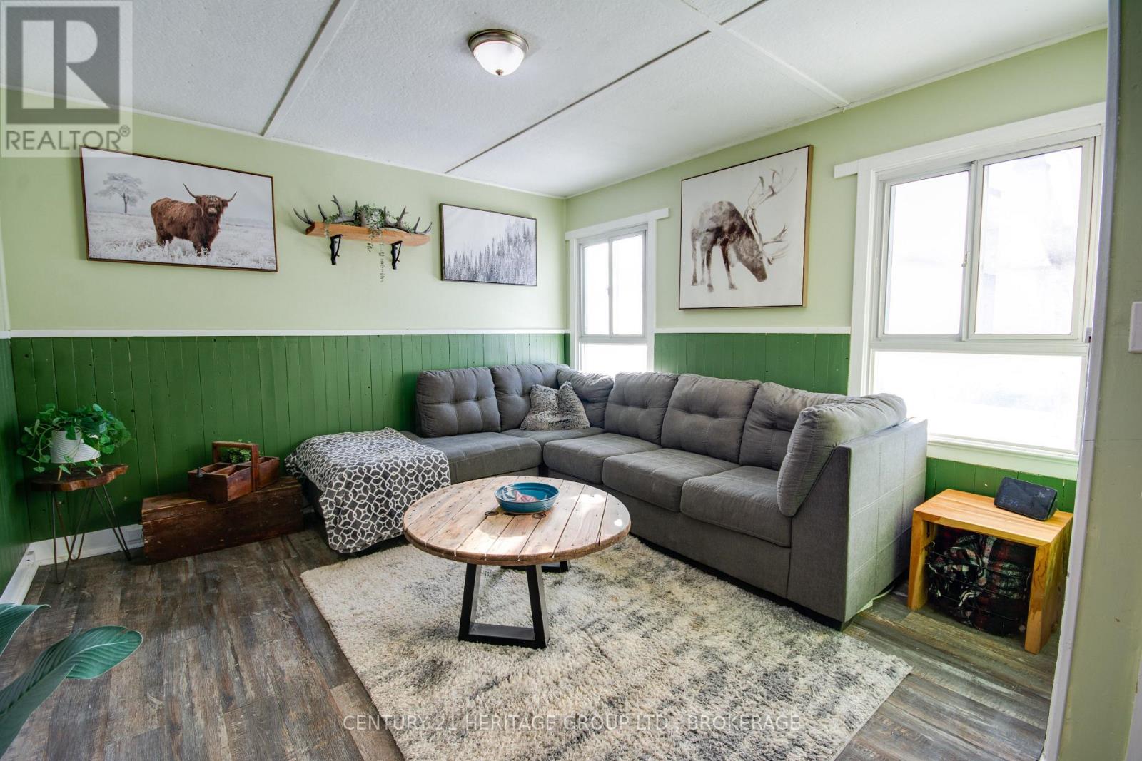 79 Kingscourt Avenue, Kingston (East Of Sir John A. Blvd), Ontario  K7K 4N8 - Photo 2 - X12765996